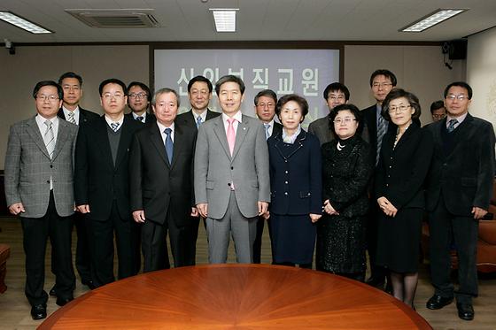 신임 보직교원 임명장 수여(2010.02.01)